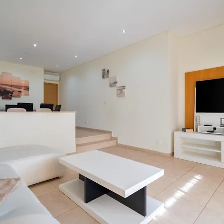 Villa Stunning With Pool Albufeira