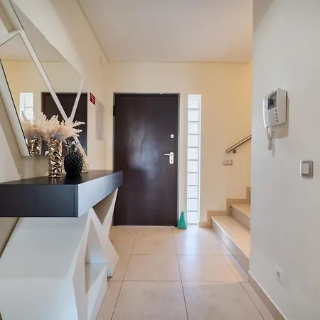 Villa Stunning With Pool