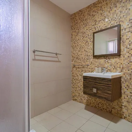 Stunning With Pool Villa Albufeira