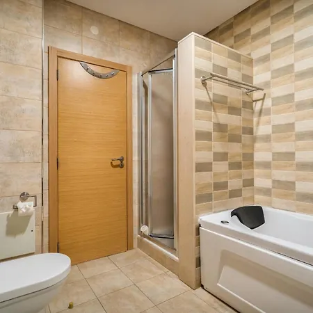 Stunning With Pool * Albufeira