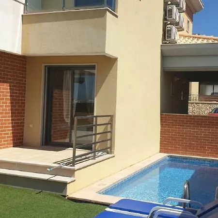 Stunning With Pool