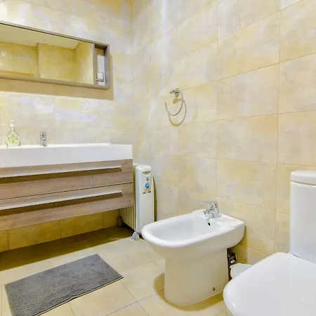 Villa Stunning With Pool *