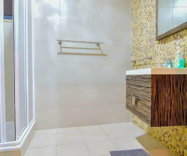 Вилла Stunning With Pool