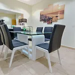 Stunning With Pool * Albufeira